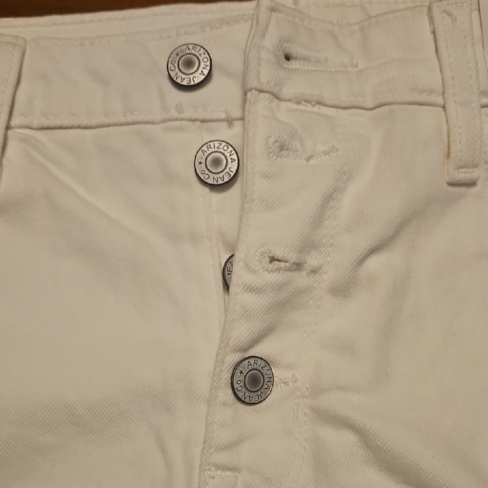 NWT Arizona Jean Company Women's Bright White Jean Shorts - Picture 3 of 7